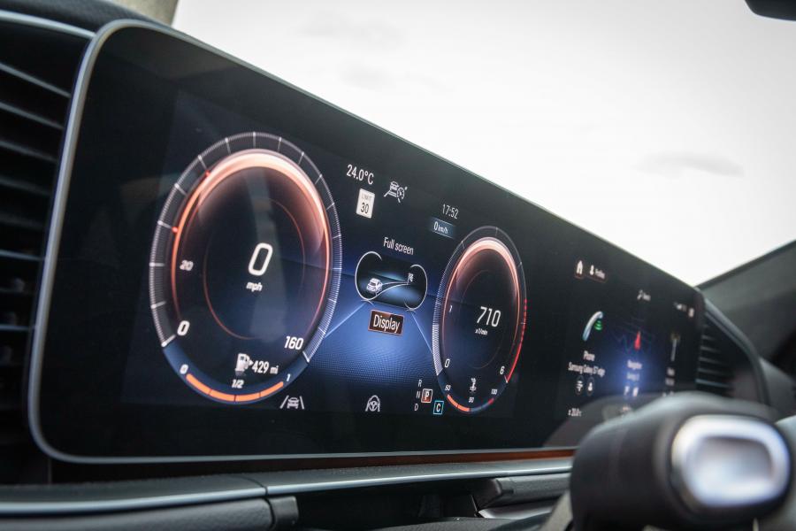 Панель приборов Mercedes-Benz GLE450 4Matic (V167) 2019 года  (NA) (фото 32 из 40)